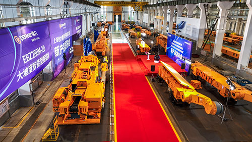 Twin Stars Shine Over the Coal Sea! Chuangli Group Launches Groundbreaking Steep-Gradient Roadheader and High-Speed Shearer --- EBZ280M-2D Roadheader & MG1100/2950-WD Shearer New Product Launch Event (图2)