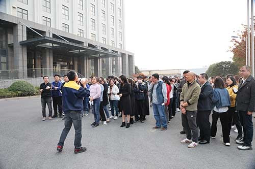 开展应急演练  强化应急安全处置能力——上海创力集团开展消防演习活动(图2)