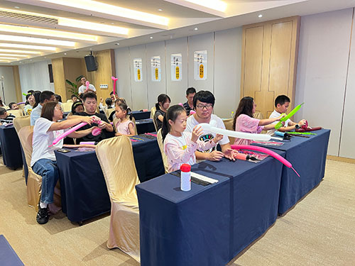 【月满华诞 匠心传情】创力集团举办“团圆庆华诞”亲子活动​(图2)